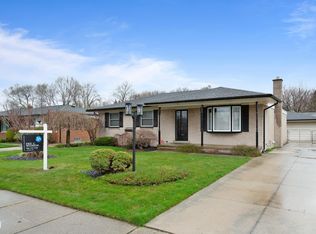 8914 Independence Dr, Sterling Heights, MI 48313