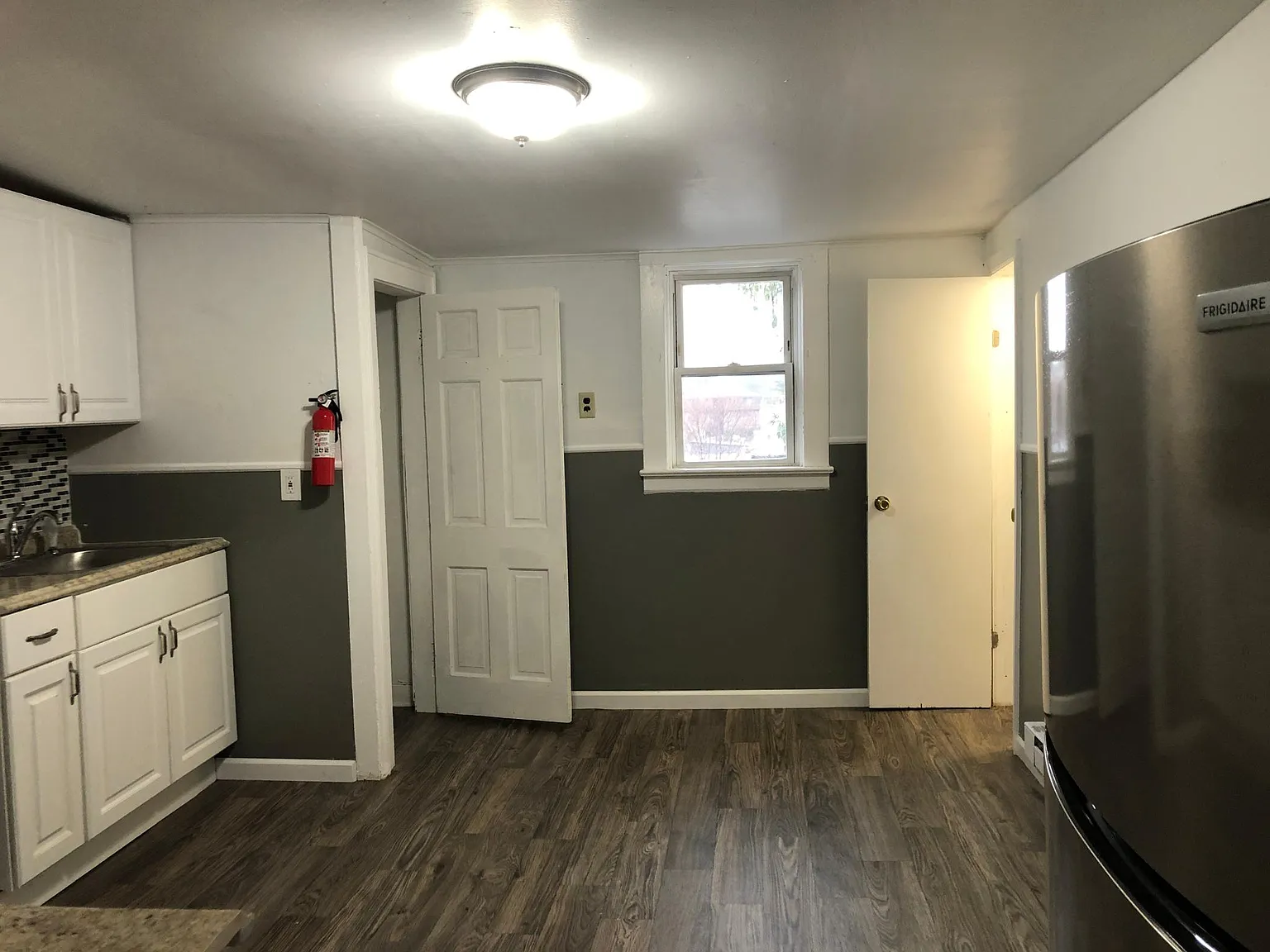 2 bed, 1000 sqft, $2,300 — Photo 1