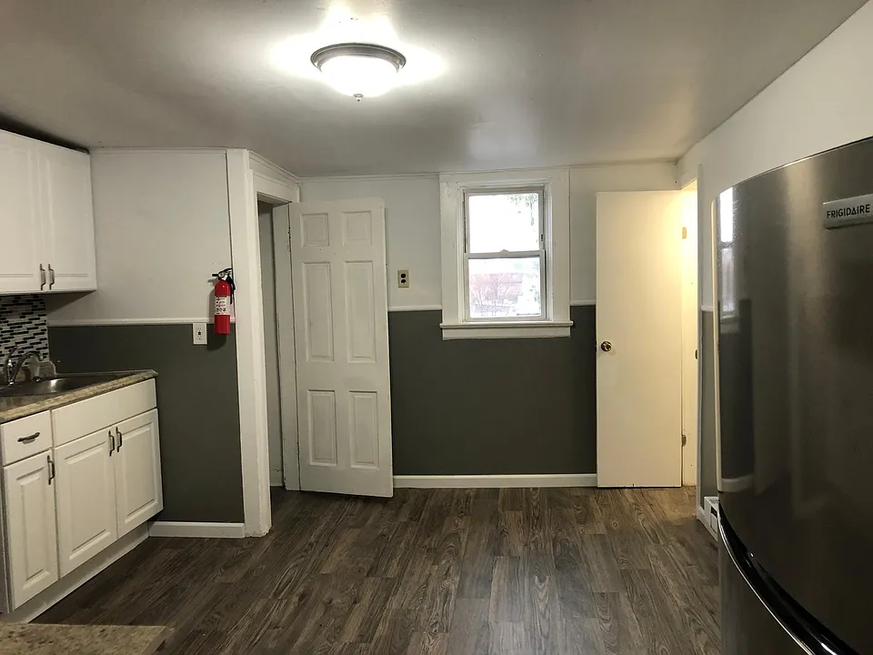 90 Franklin St #2R