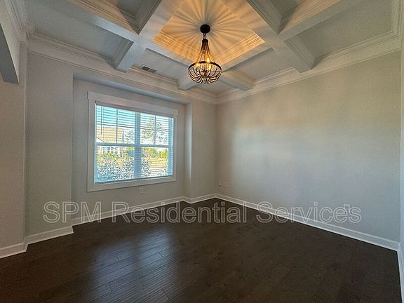 5th image of 339 Victoria Charm Dr