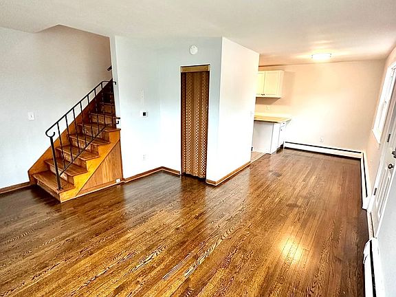 2nd image of 107-109 N Jackson Ave #2