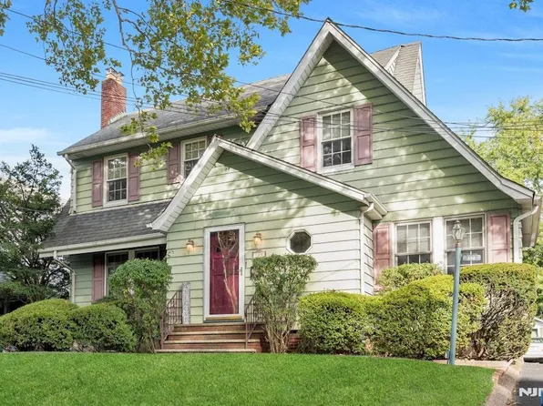 105 Brookside Ave, Hawthorne, NJ 07506