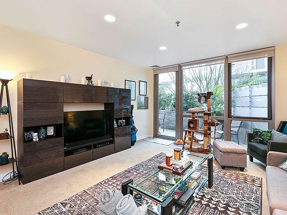 4th image of 255 Berry St APT 304