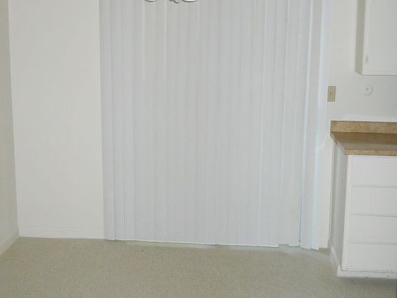 5th image of 303 Starr Ave APT 13