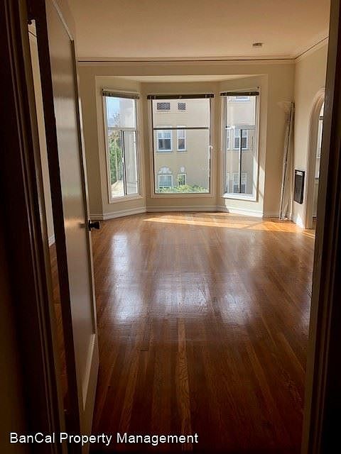1st image of 3800 Scott St APT 7