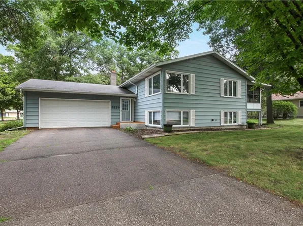 3229 Wellington Drive, Eau Claire, WI 54703