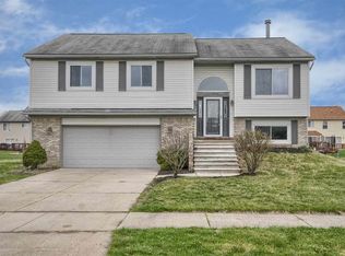 7136 Belle Pointe Dr #66, Van Buren Township, MI 48111