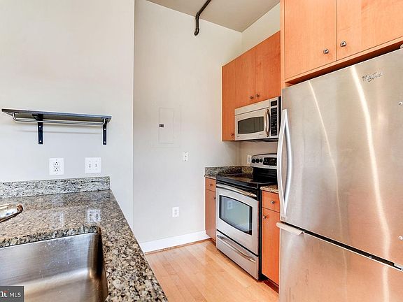 5th image of 520 John Carlyle St Unit 209