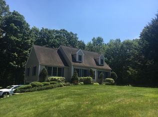 10 Forest Dr, East Kingston, NH 03827