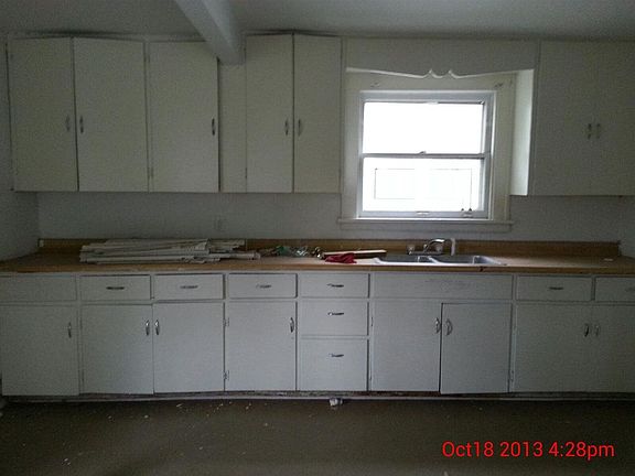 3rd image of 1001 Lawndale Ave