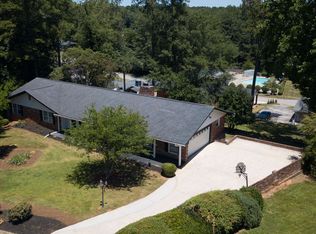 2370 Crestknoll Cir, Decatur, GA 30032