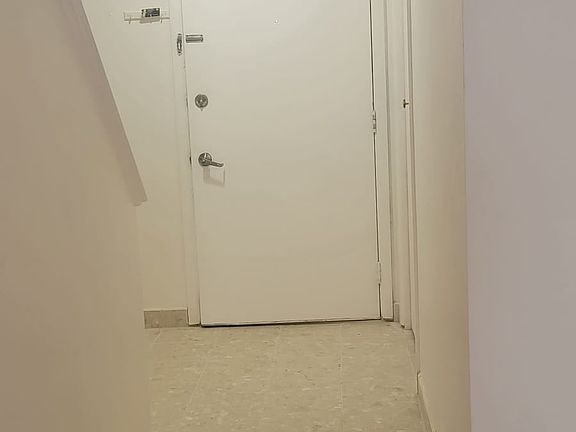 2nd image of 130 Hampshire Dr