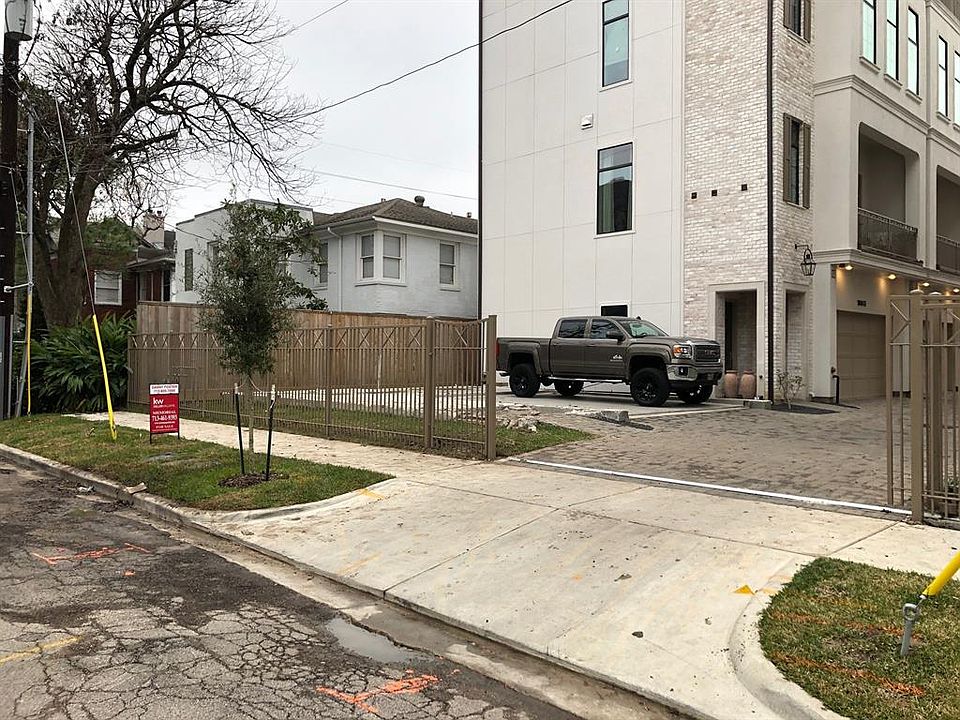 2nd image of 1844 Sul Ross St #A