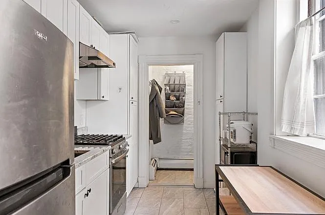 49 Grove St #A — Photo 6