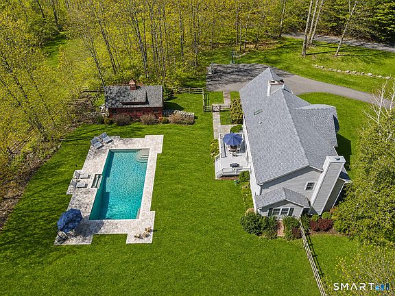 3rd image of 8 Windy Hill Road