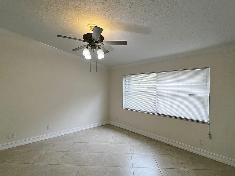9617 Riverside Dr #6 — Photo 27