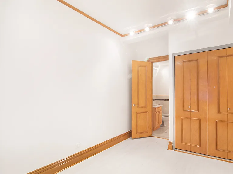 145 W 58th St #7M — Photo 4