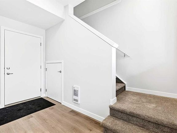 4th image of 40 N Creekside Way SW #201
