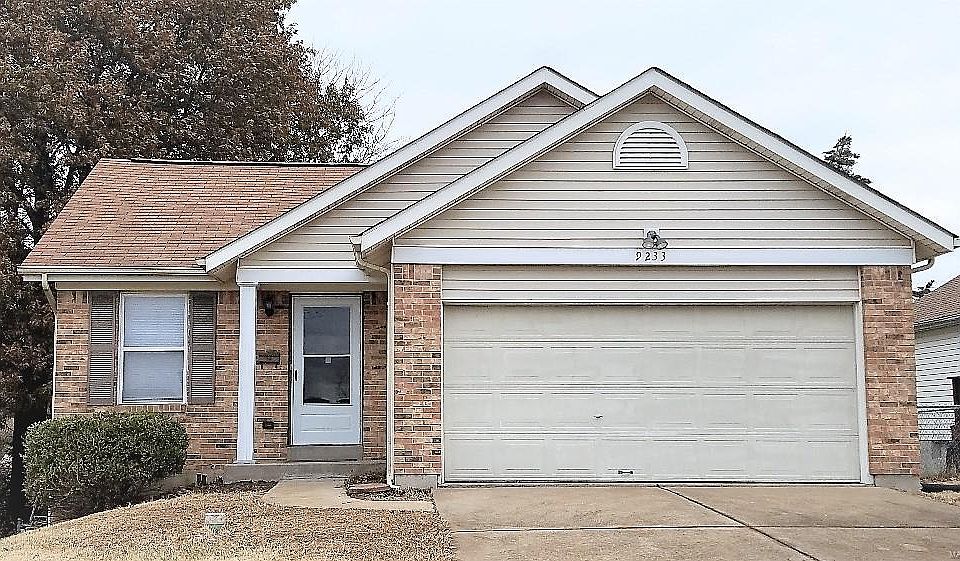 1st image of 9233 Cozens Ave