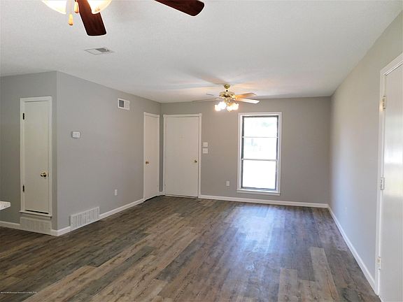 5th image of 2715 Magnolia Dr