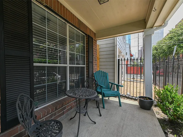 1004 Ruthven St — Photo 29