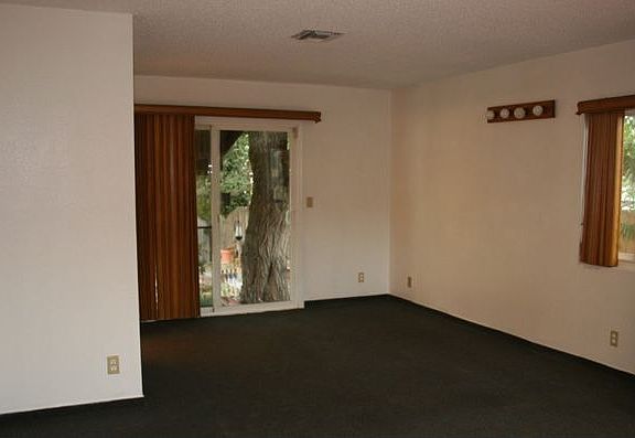 3rd image of 10925 McVine Ave