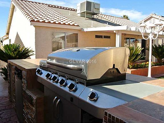2nd image of 4538 Carmar Dr