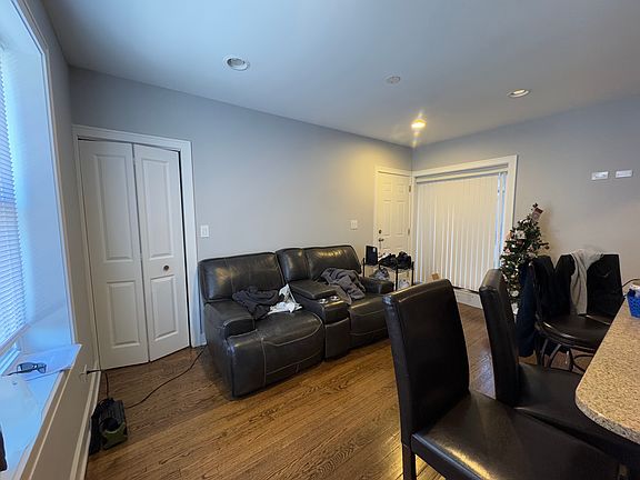 3rd image of 4228 N Whipple St #1