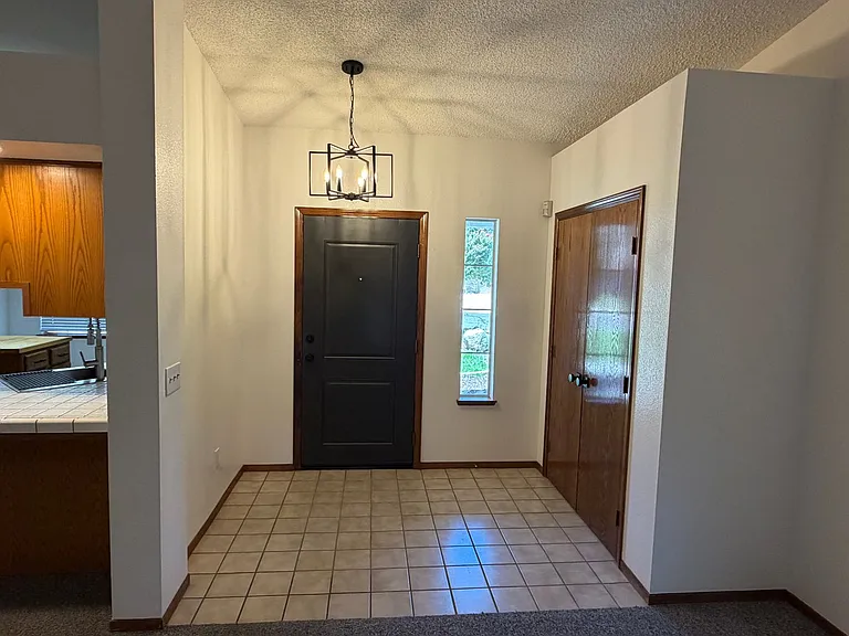 5933 W Iris Ct — Photo 4