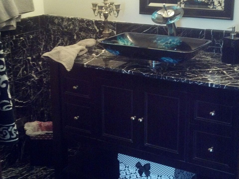 Bathroom (Black Marble)