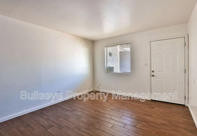 825 E Alice Ave #B — Photo 8