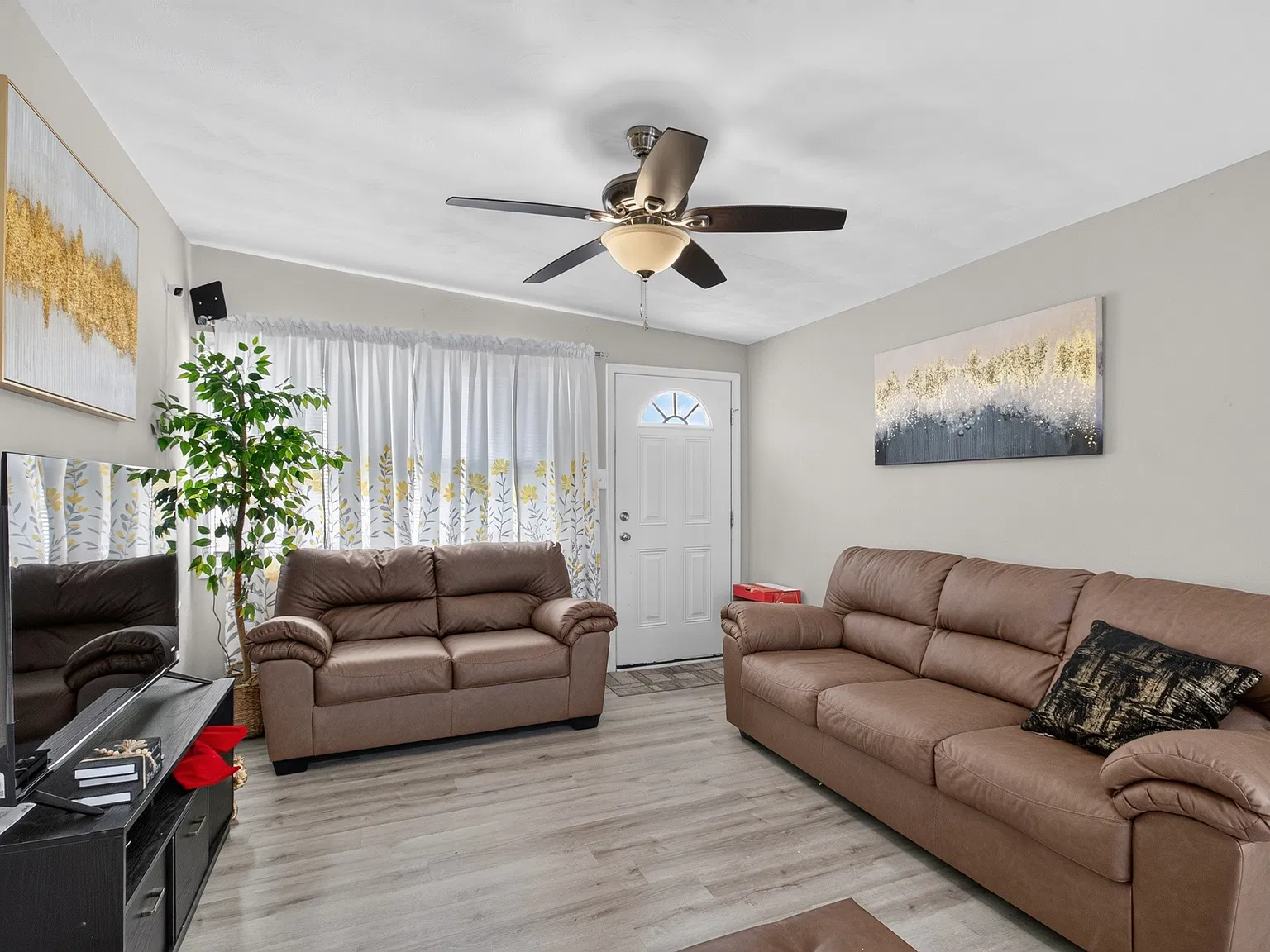 3 bed, 1089 sqft, $2,000 — Photo 4