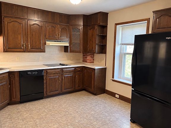 3rd image of 155 Bowman Rd #1