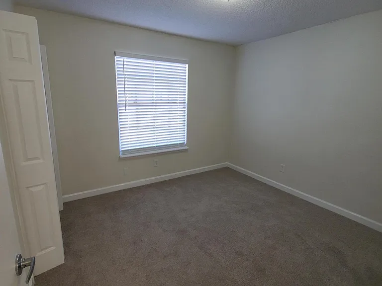 1024 Snug Harbour Ct — Photo 15