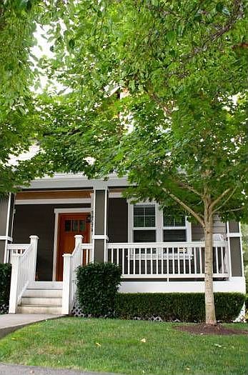 Beautiful front entry-way
