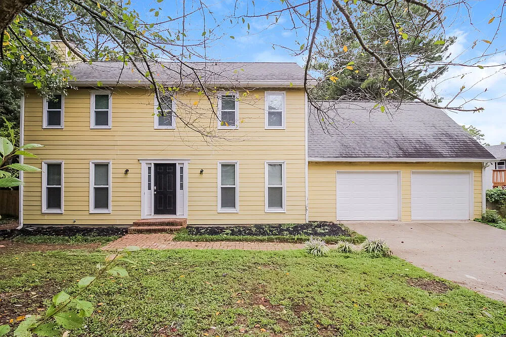3 bed, 2.5 bath, 2003 sqft, $3,650 — Photo 1