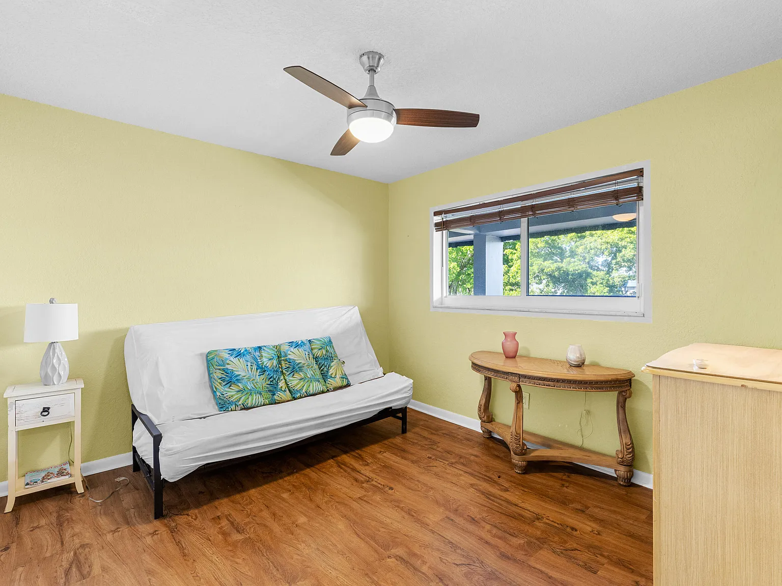 2 bed, 2.0 bath, 930 sqft, $1,750 — Photo 2