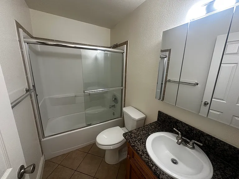 1371 E Washington Ave #103 — Photo 13