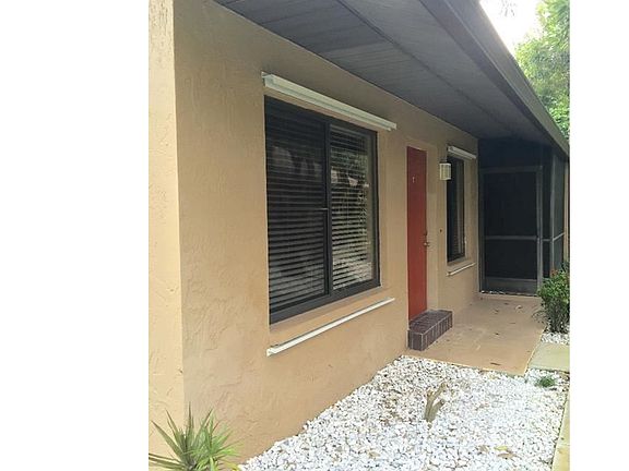 2nd image of 1025 SE 24th Ave