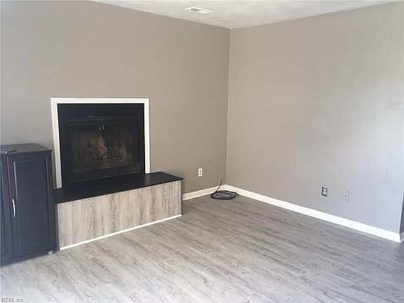 3rd image of 3701 Sugar Creek Cir