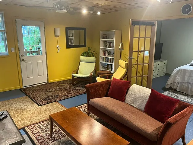 1 bed, 650 sqft, $2,200 — Photo 3