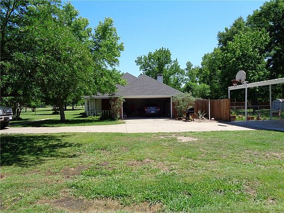 2nd image of 211 Sunrise Ct