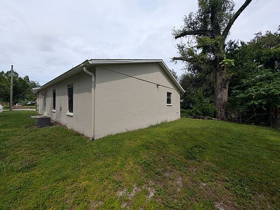 4th image of 8209 N Elmer St