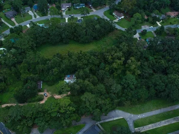 2993 Raymond Diehl Rd, Tallahassee, FL 32309