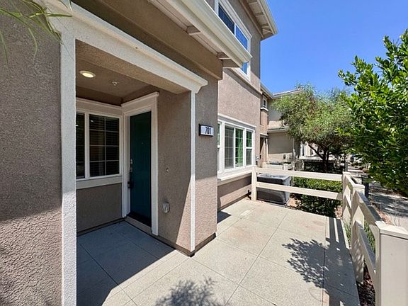 4th image of 28385 Oriole Way #701