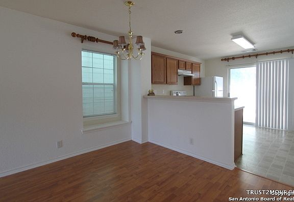 5th image of 15 Bratton Dr