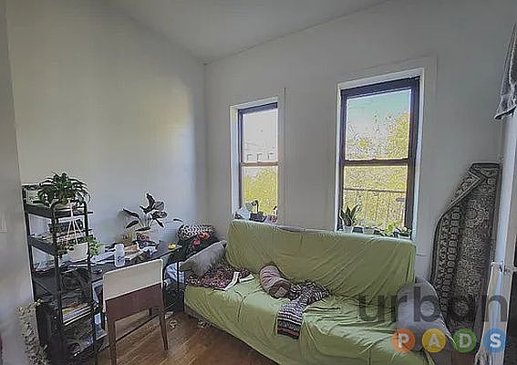 4th image of 257 Jefferson Ave #3F