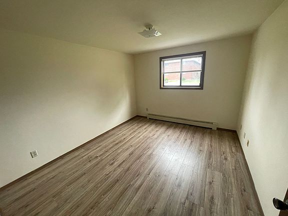 2nd image of 139 Badger Ln #1