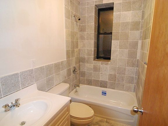 4th image of 76 Pinehurst Ave APT 24