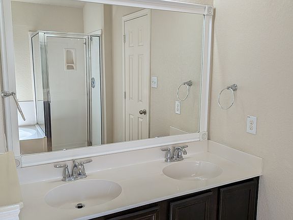 5th image of 538 Briggs Dr